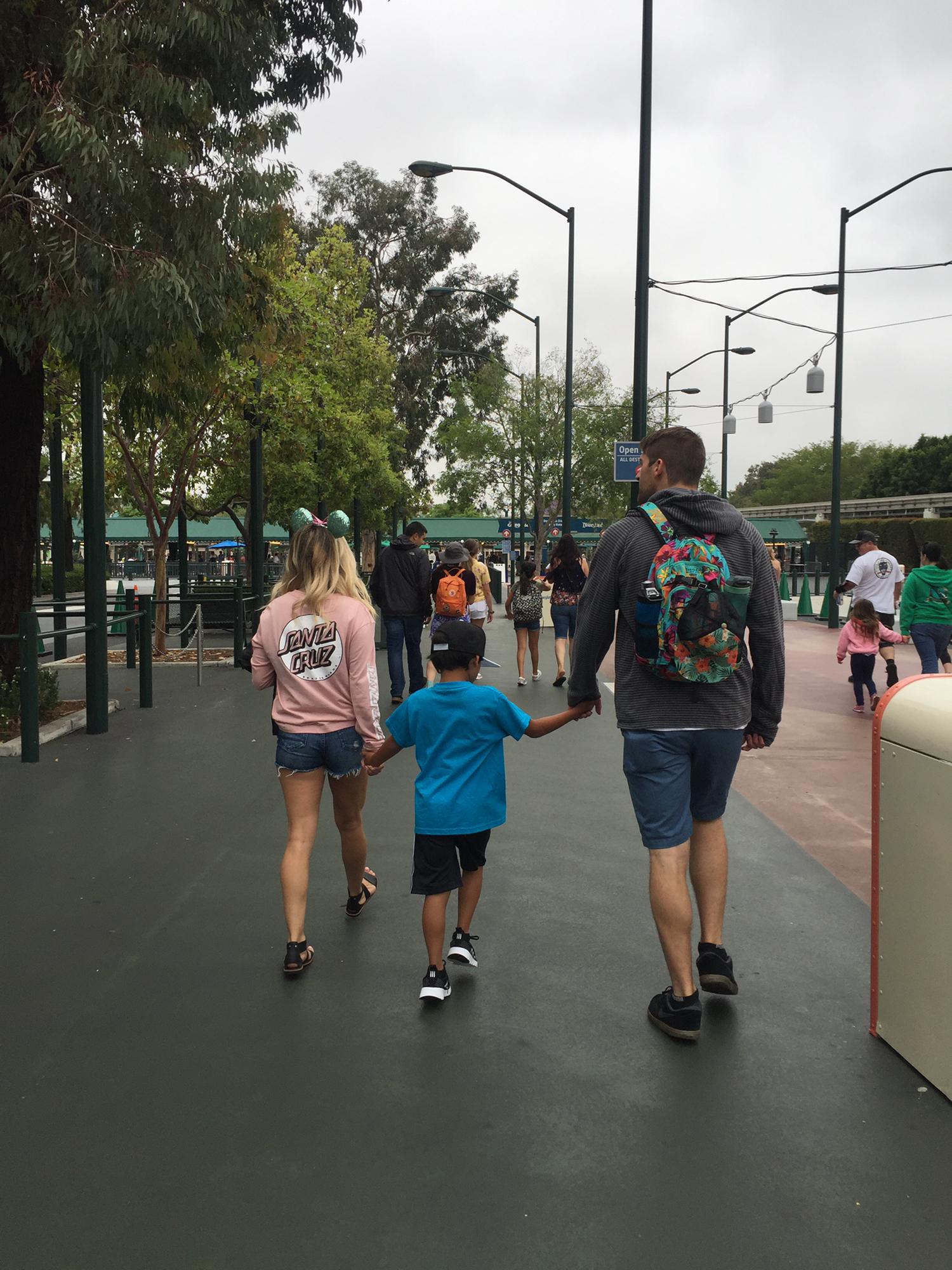 Fun at disneyland with the little one on a cloudy day in June on a Tuesday