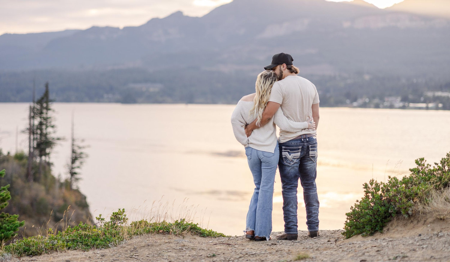 The Wedding Website of Britney monahan and Bradley naish