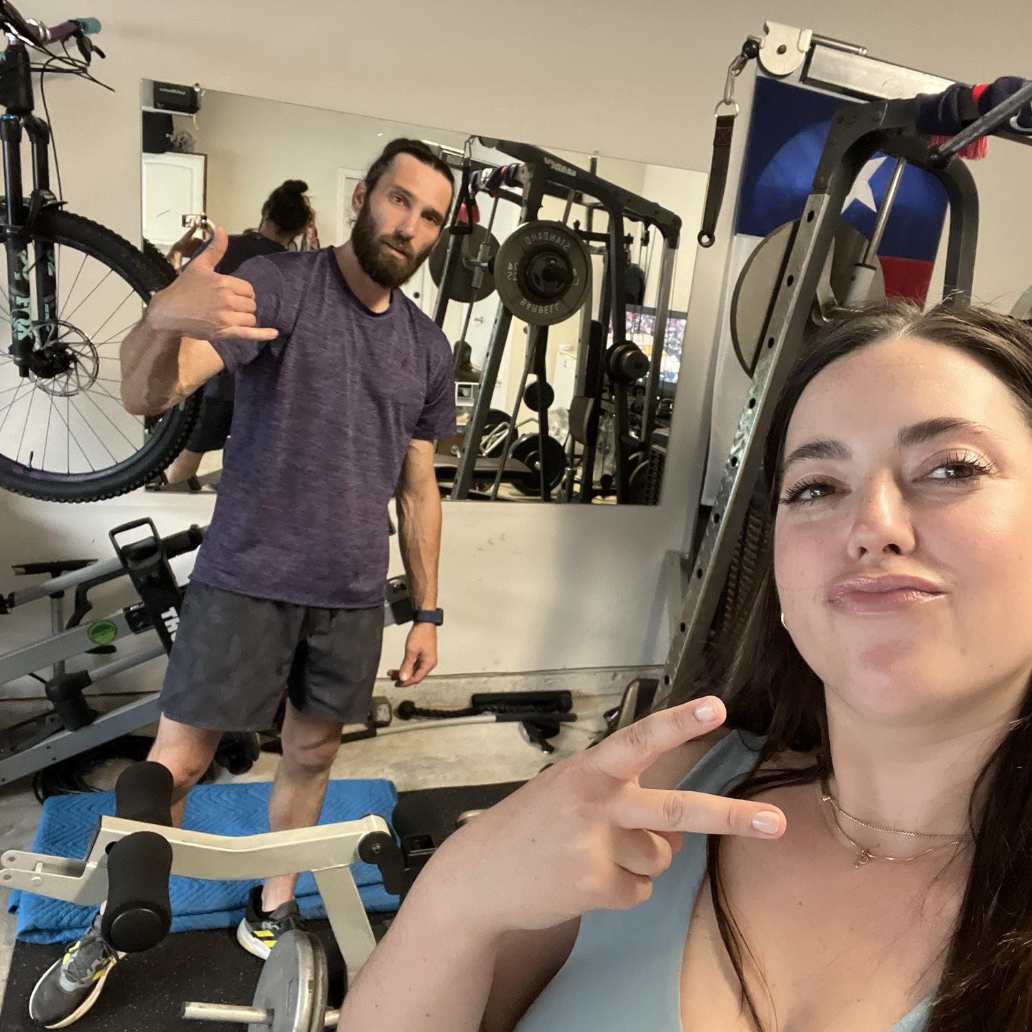 We love working out together in our home gym 💪🏼