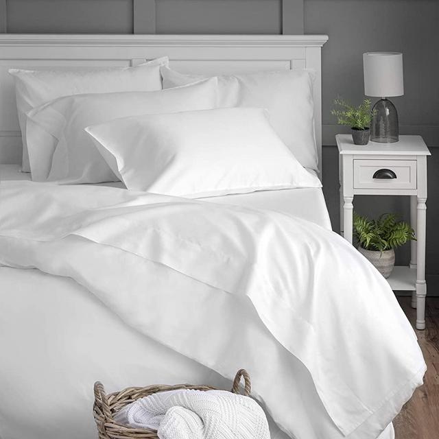Welhome Premium 100% Egyptian Cotton Sheet | 4 Piece Set | Queen Size | White | 300 Thread Count Long Staple Cotton | Deep Pocket Fitted Sheet Fits Mattress Upto 16" | Silky Soft, Cozy & Durable