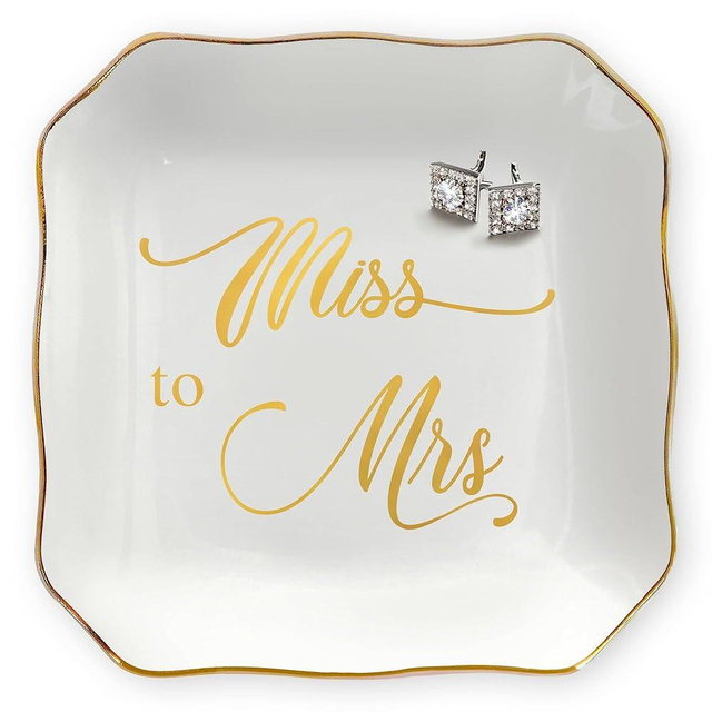 OASSIE Wedding Gifts - Future Mrs 4"x4" Ceramic Jewelry Dish Tray - Bachelorette Bridal Shower Gifts for Bride To Be, Engagement Gift for Women, Miss to Mrs Jewelry Tray, Bride Gift Ideas