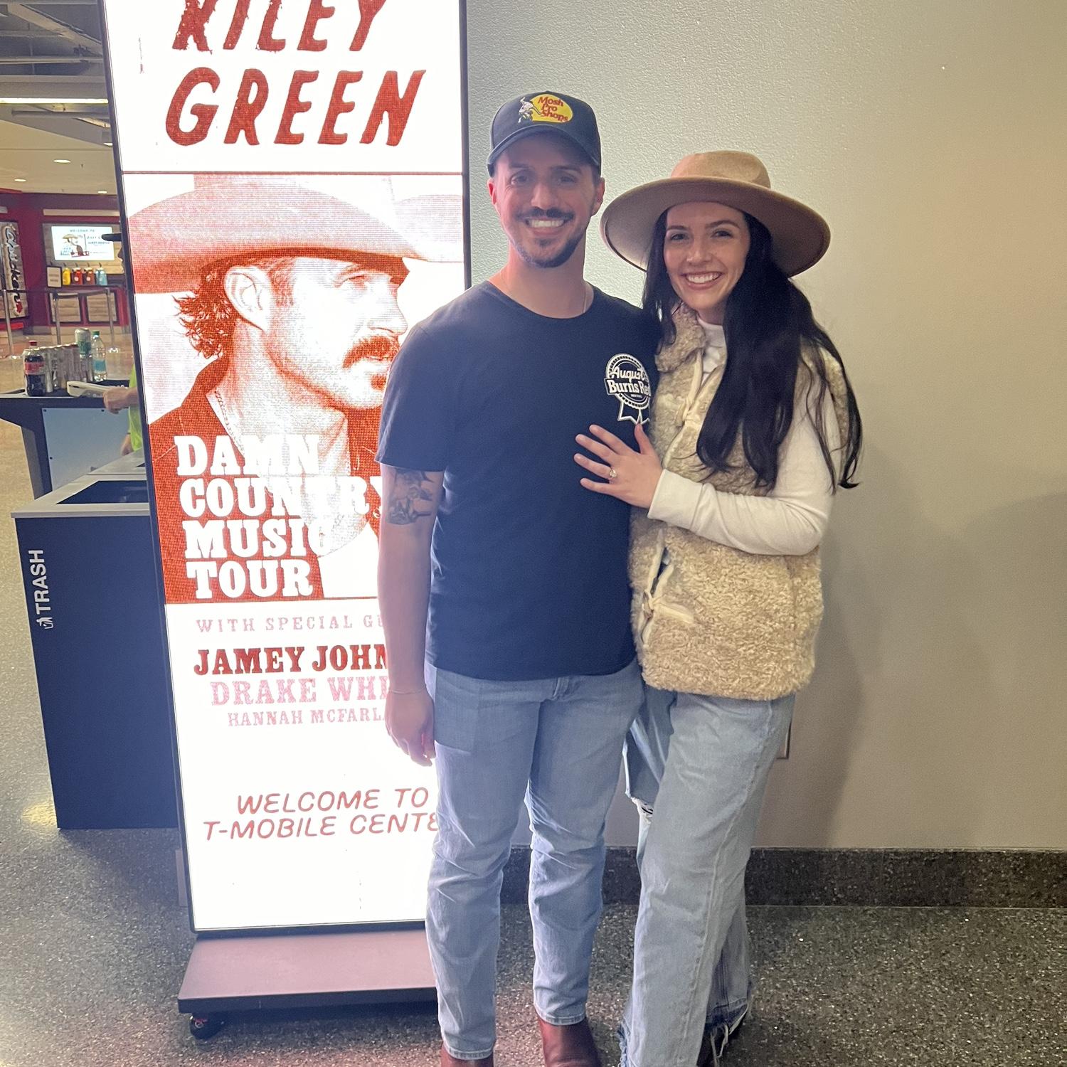Riley Green concert! If you know anything about Garrett, you know the fact he went to a country concert must mean he really loves Maddie🤪