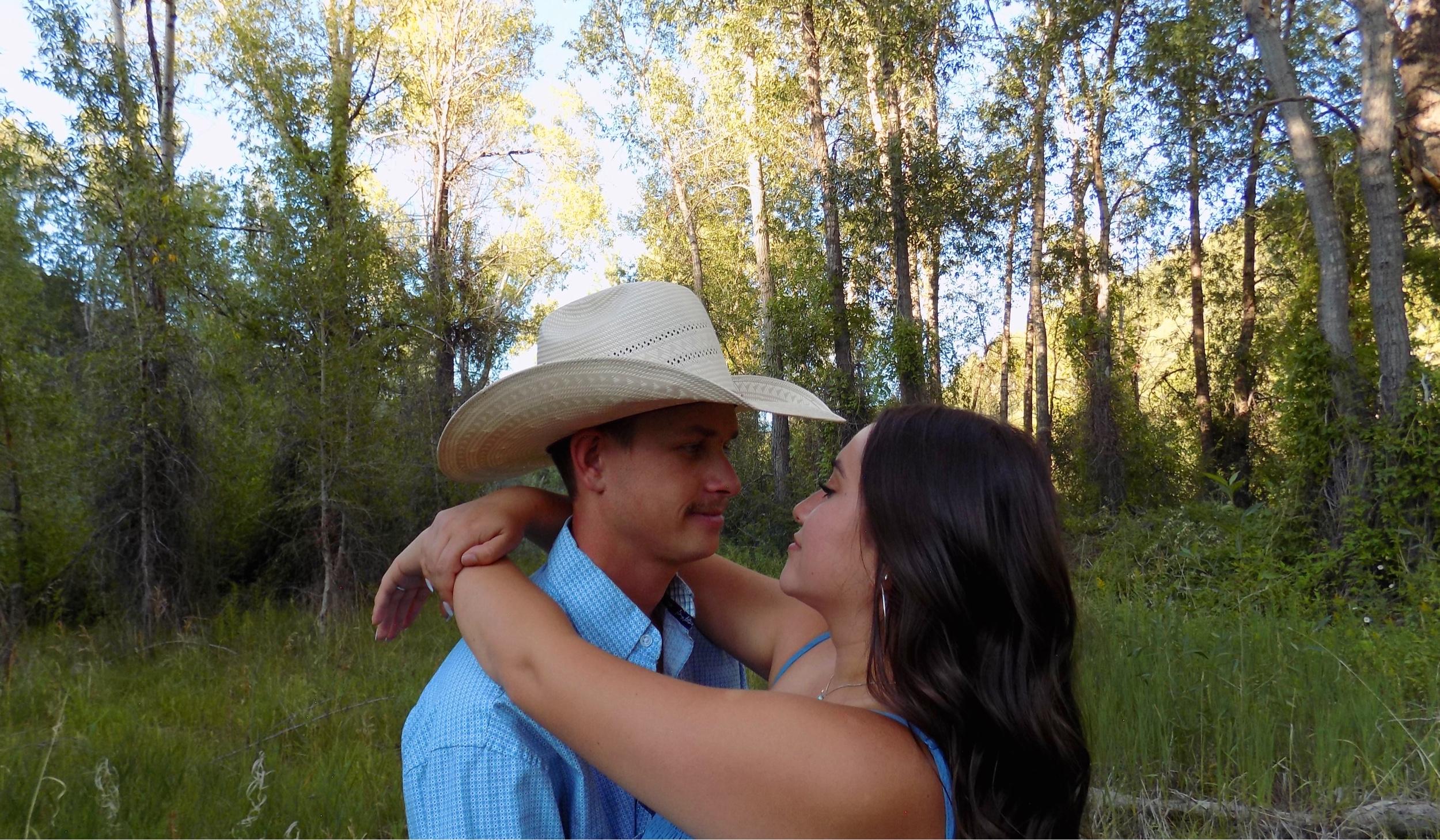 The Wedding Website of Arianna Muniz and AJ Shaffer