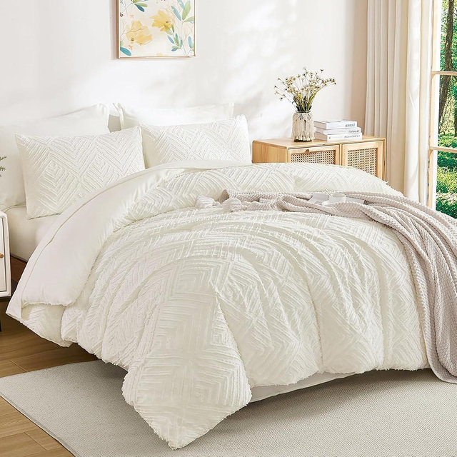 Andency Oversized Queen Comforter Set 7 Piece Ivory - Bed in a Bag Oversized Queen Boho Lightweight Fluffy Tufted Bedding Sets with Comforter, Sheets, Pillowcases & Shams