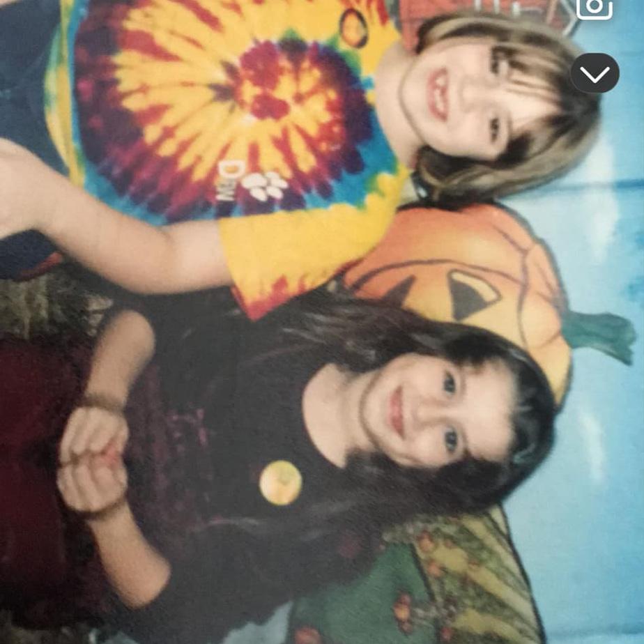 Katie &Kaitlyn in kindergarten