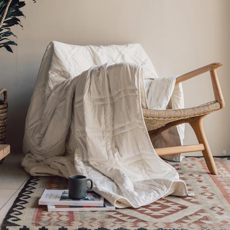 Weighted discount linen blanket