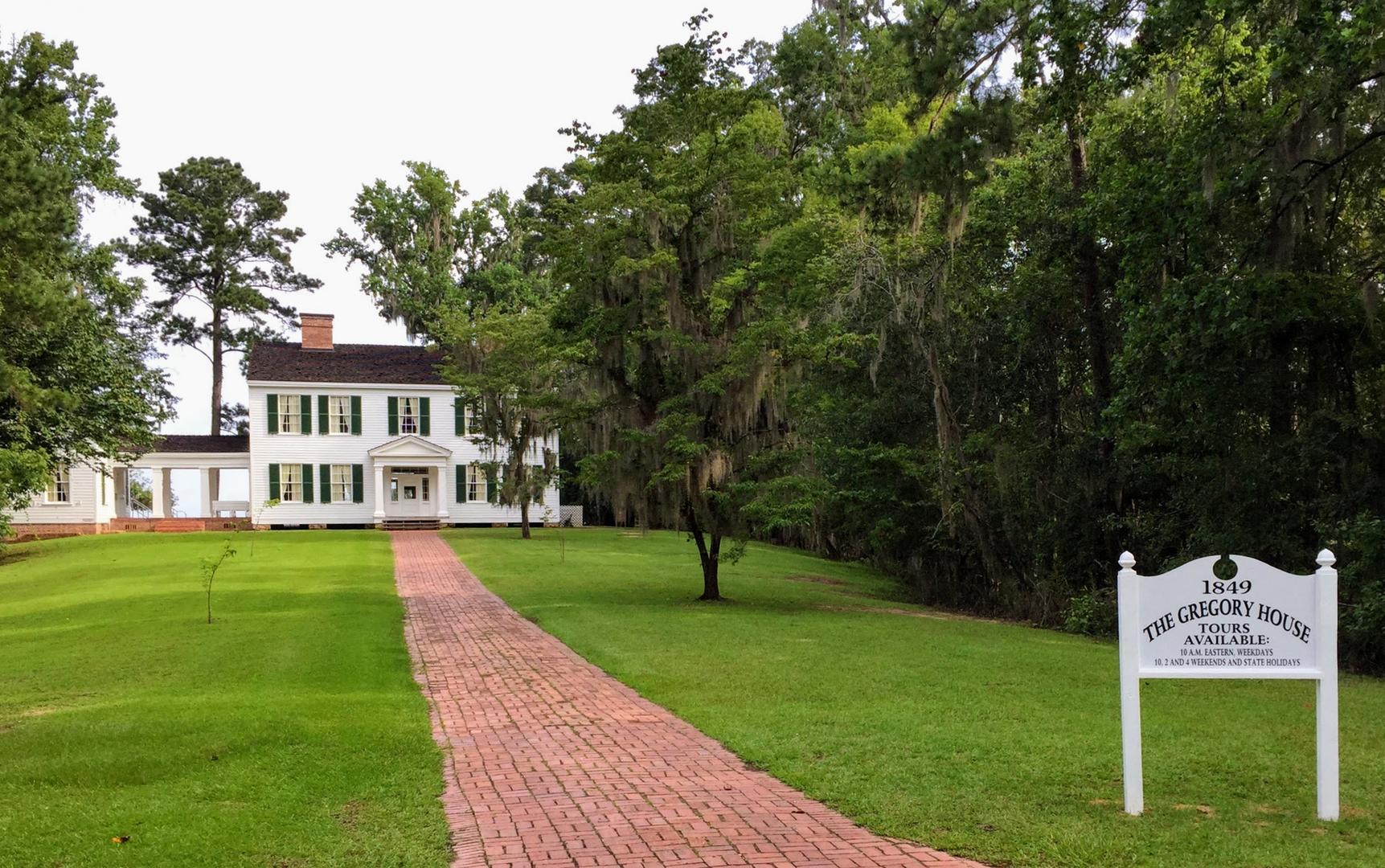 The Wedding Website of Madison Fountain and Christian Fath