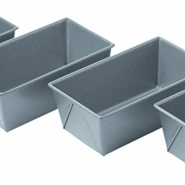 Chicago Metallic Commercial II Non-Stick Mini Loaf Pan Set, 6-Inch-by-3.5-Inch, 4-Count