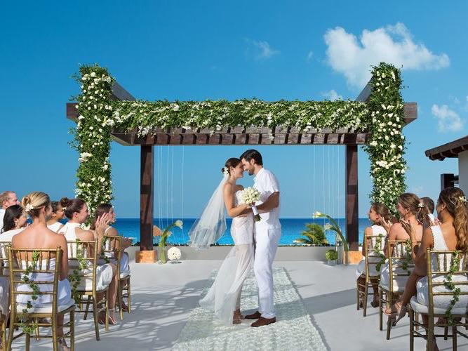 The Wedding Website of Thin Tran and Joel Lopez