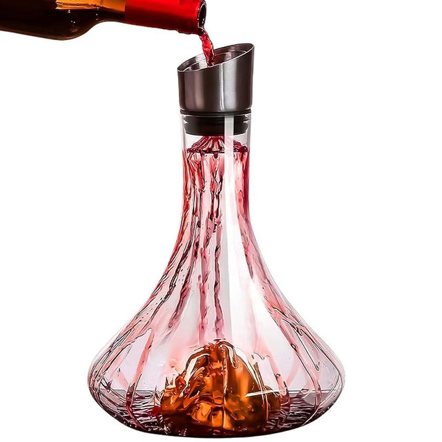 Gem Tour Hand-Blown Crystal Glass Wine Decanter with Built-in Aerator & Golden Peak Base – 750 ml Red Wine Carafe for Dinner Parties, Wine Gift, Faster Breathing, Lead-Free, Drip-Free Pour