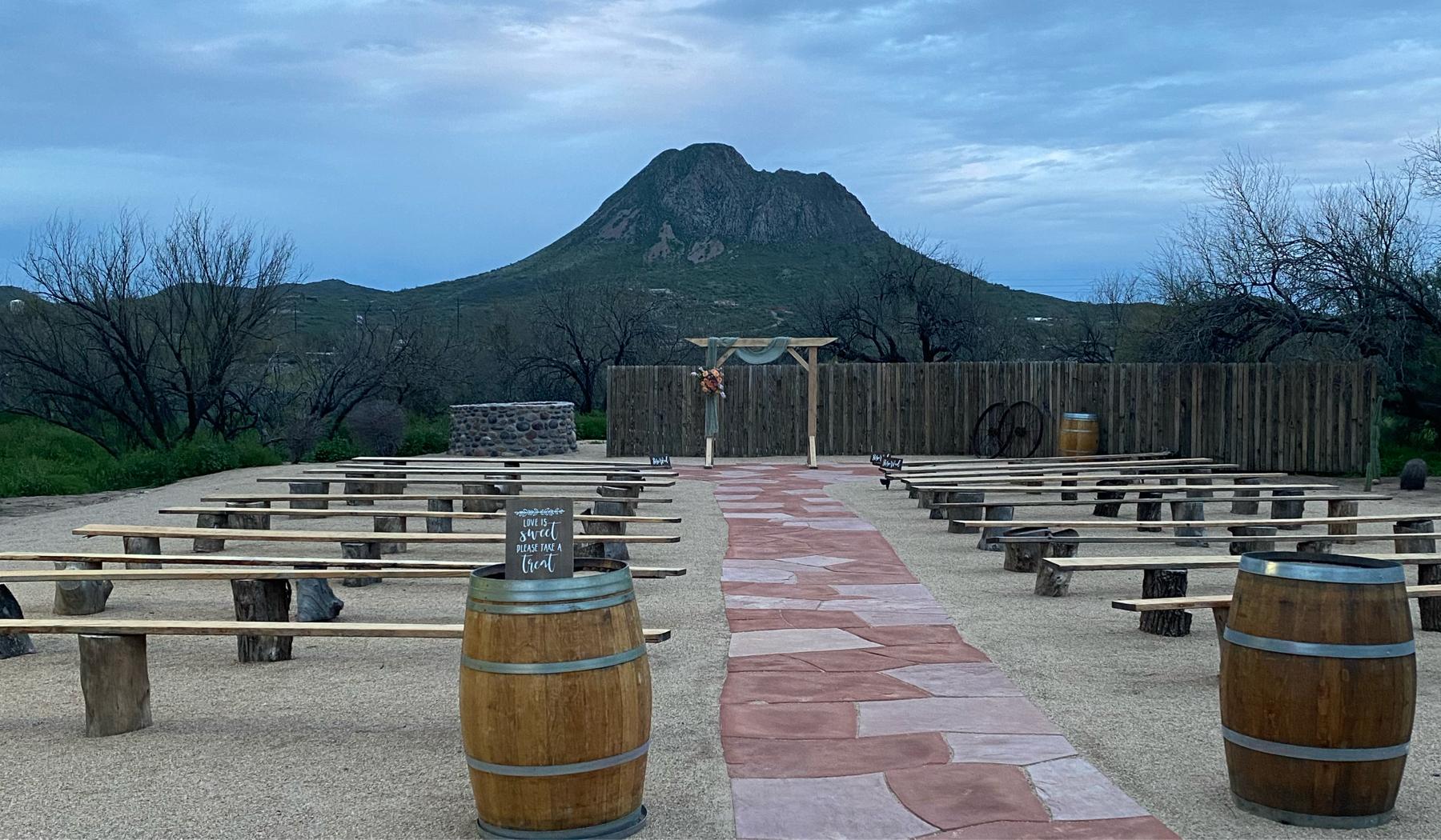 The Wedding Website of Robert Christiansen and Dakota Butzler