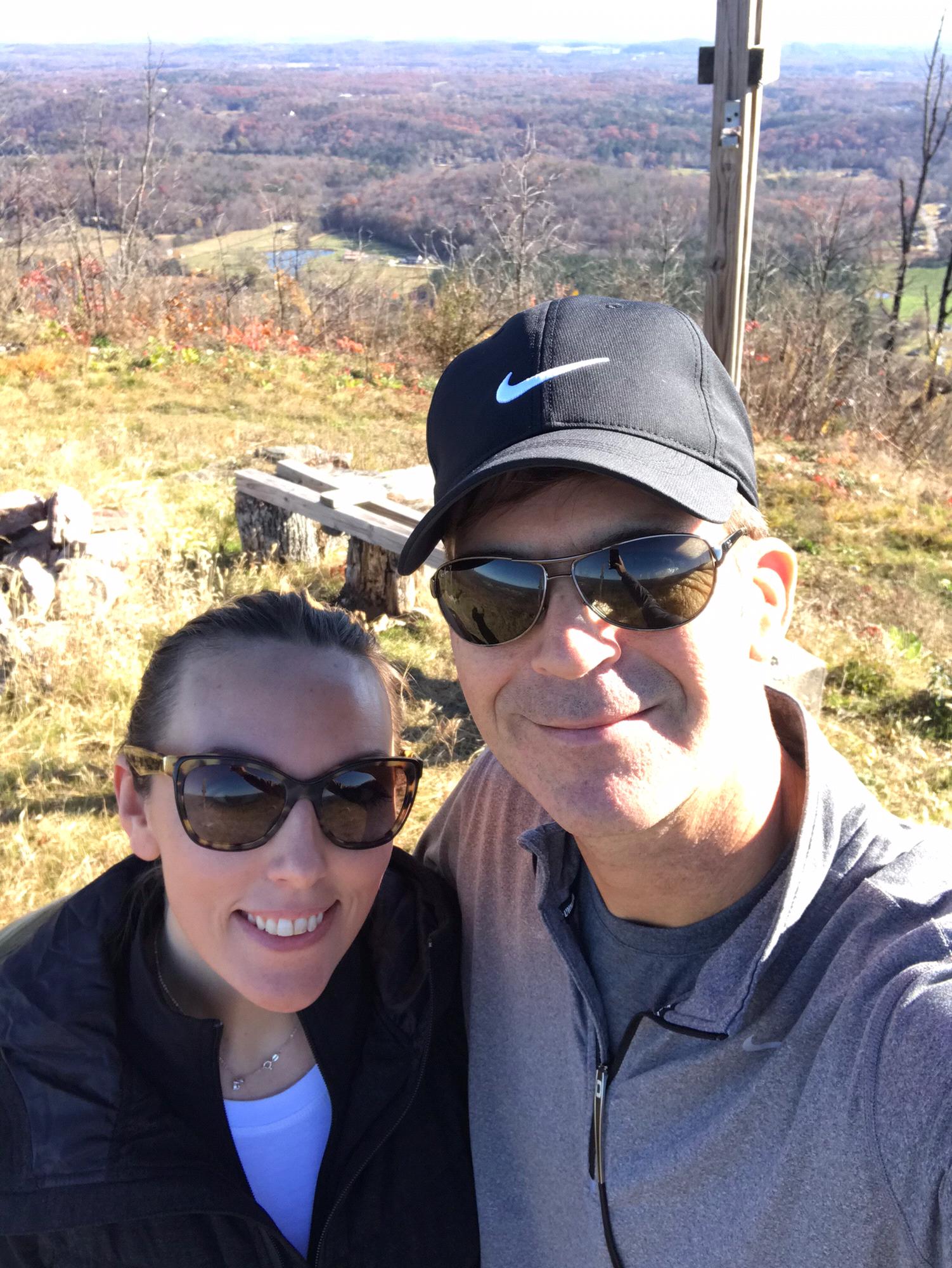 Hiking exploring the world together 🌎💚