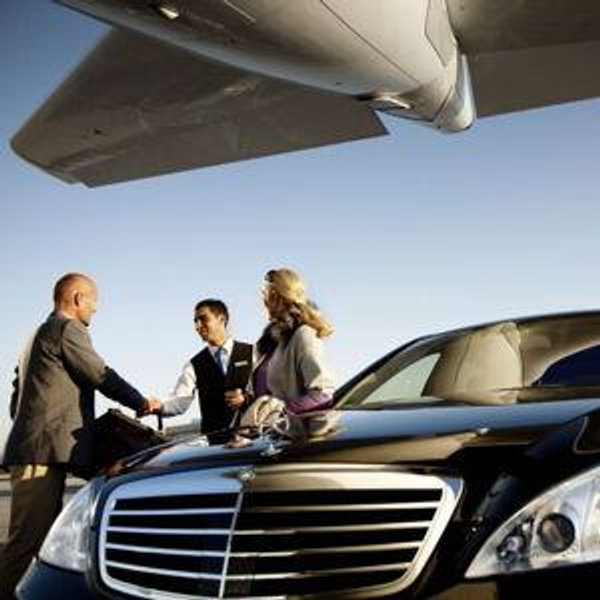 Luxury Car Transportation from Airport to The Pinnacle