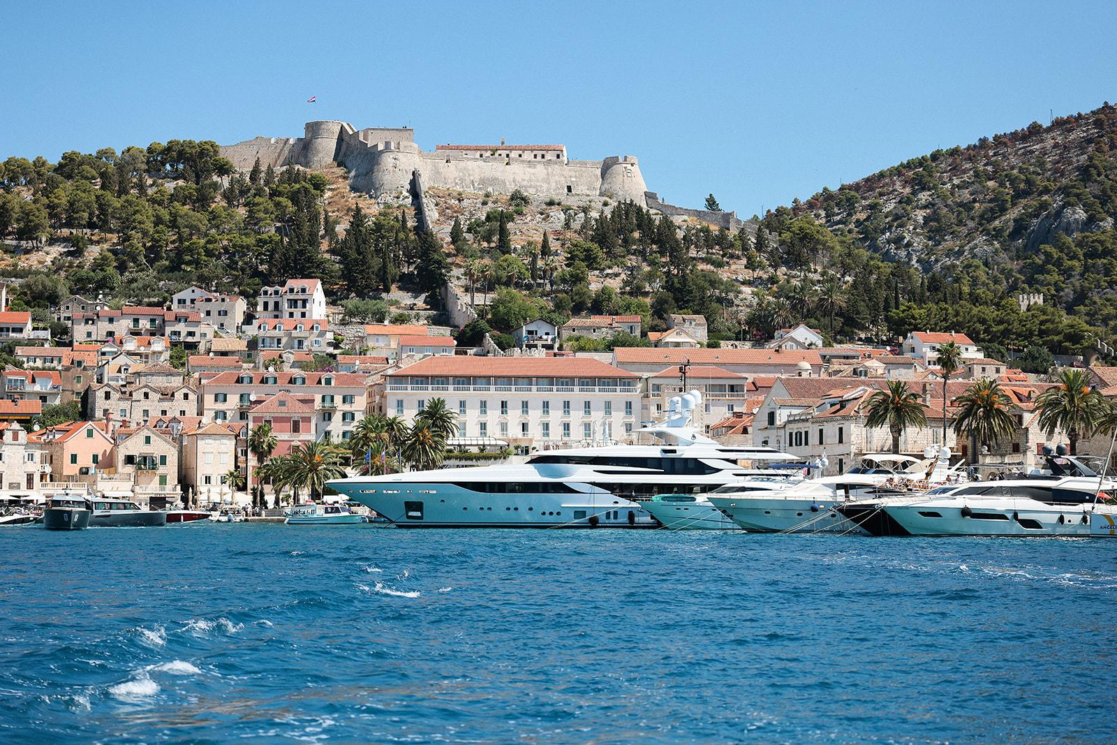 The Wedding Website of Tara Shaghafi and Julian Mileta