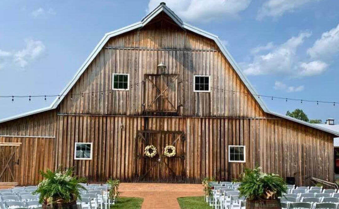 The Wedding Website of Alicia Harvey and Mitchell Kapp