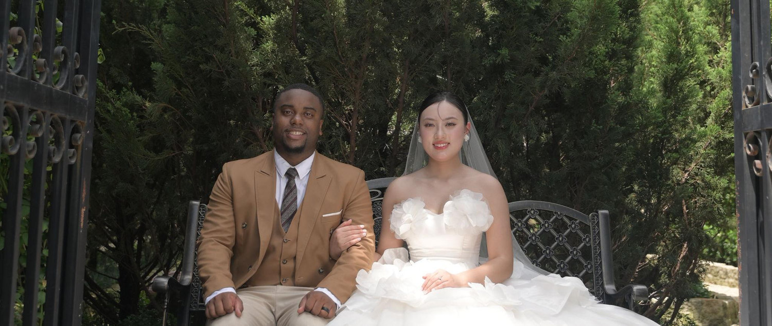 The Wedding Website of Julia Le and Demonte Person