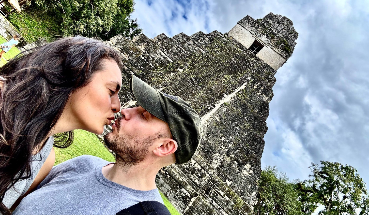 The Wedding Website of Claudia Alvarado and Daryl Marine