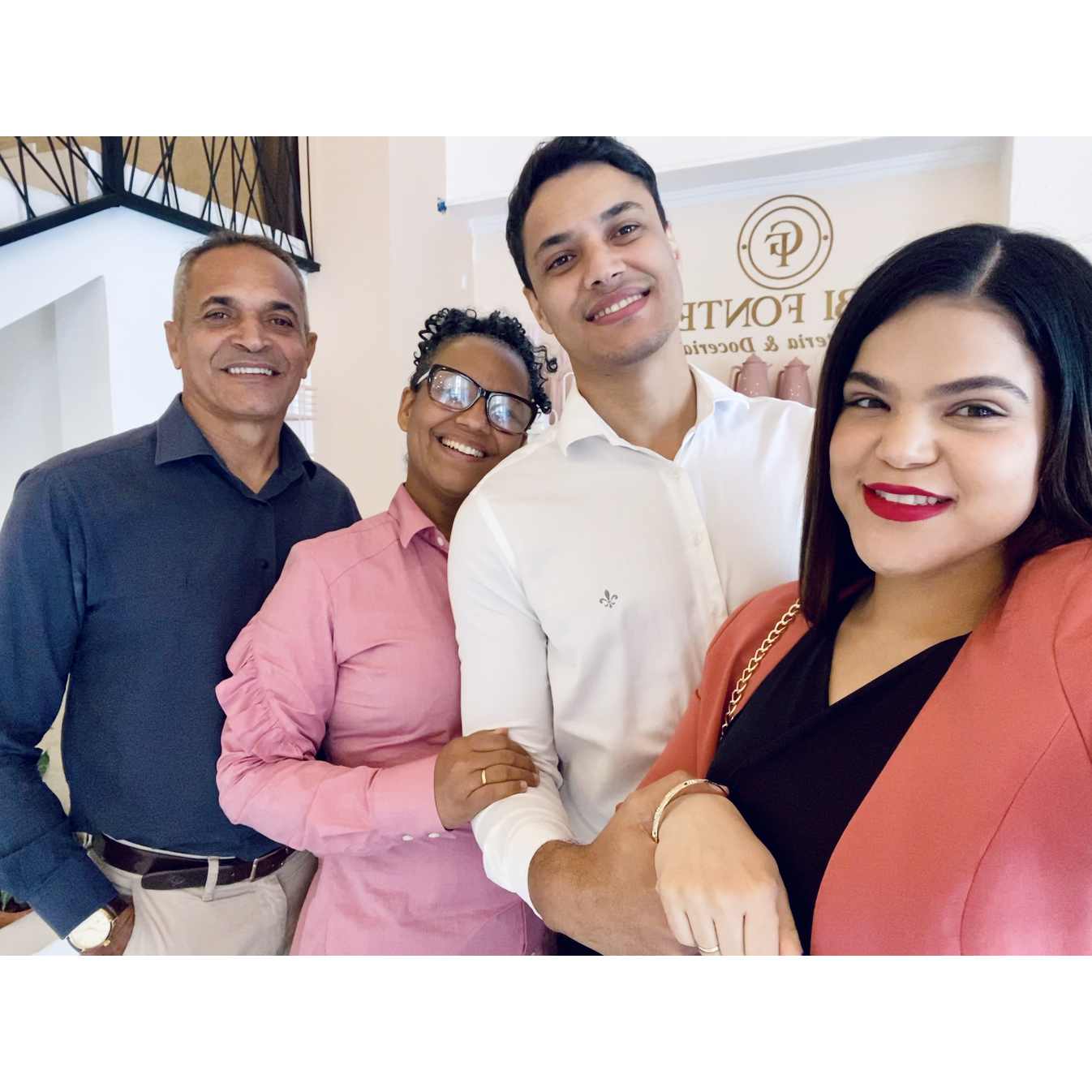Celebrating with our wonderful parents, Sandra and Valmir ♥️ Comemorando com nossos maravilhoso pais, Sandra e Valmir ♥️ Celebrando con nuestros maravilloso padres, Sandra y Valmir