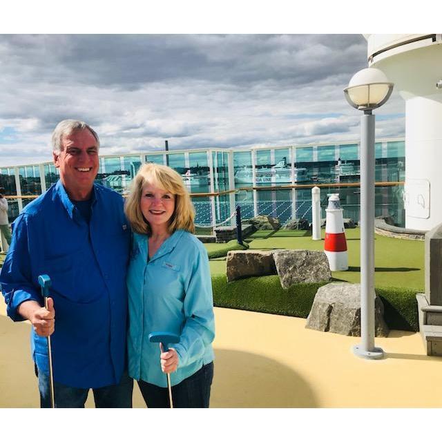 Golfing buddies on deck!