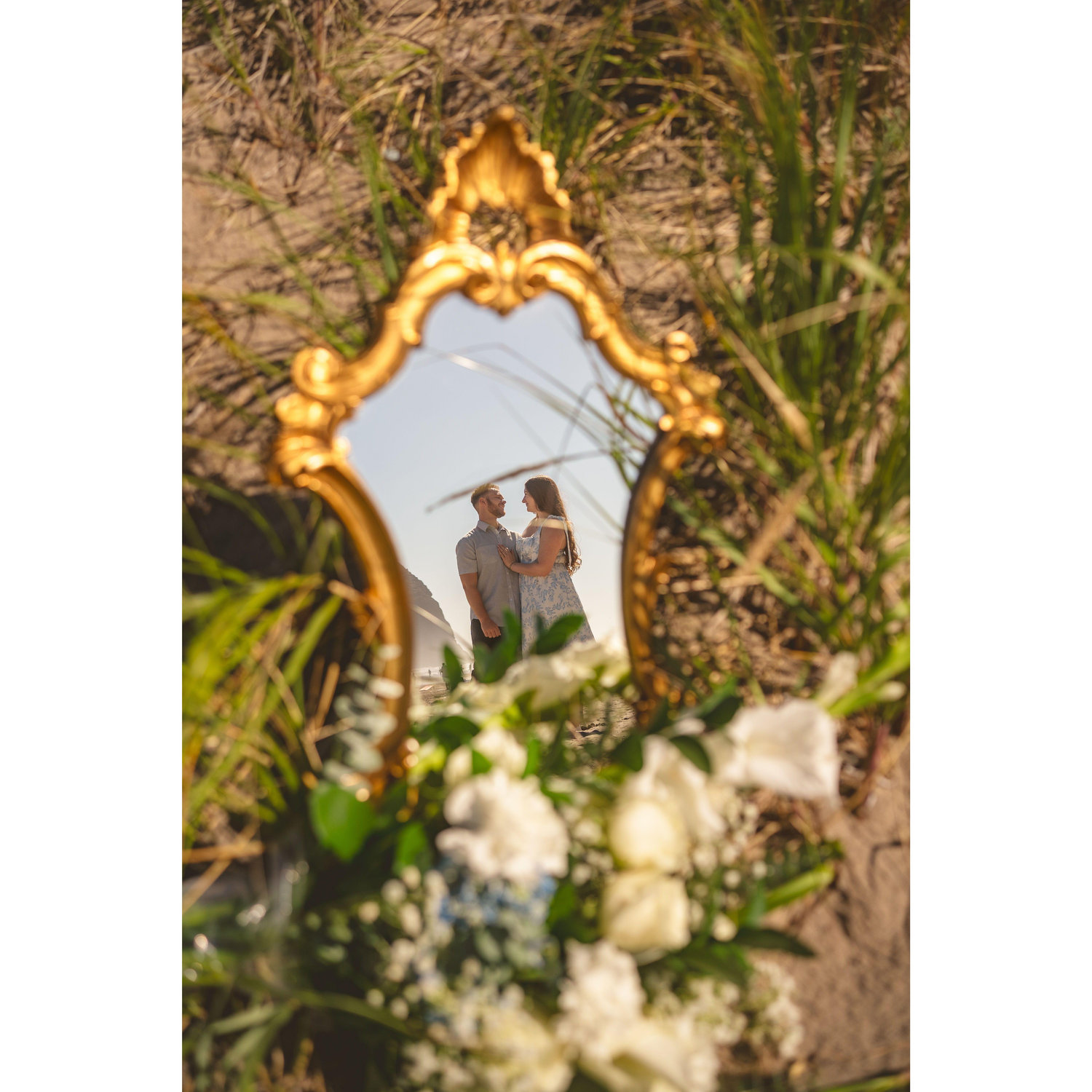 Absolutely love that my mirror vision came to life so perfectly! Engagement Photos by Instagram @_moonlightvisuals