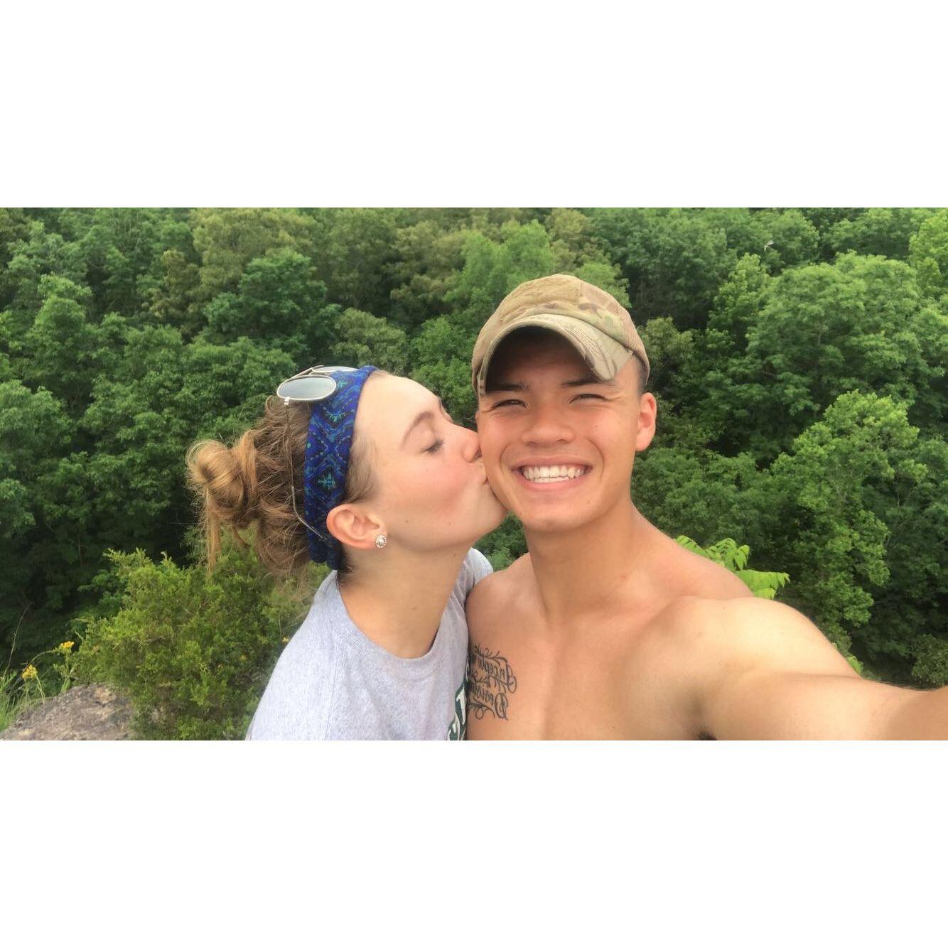 Hiking Window Cliffs, Baxter TN, 2018