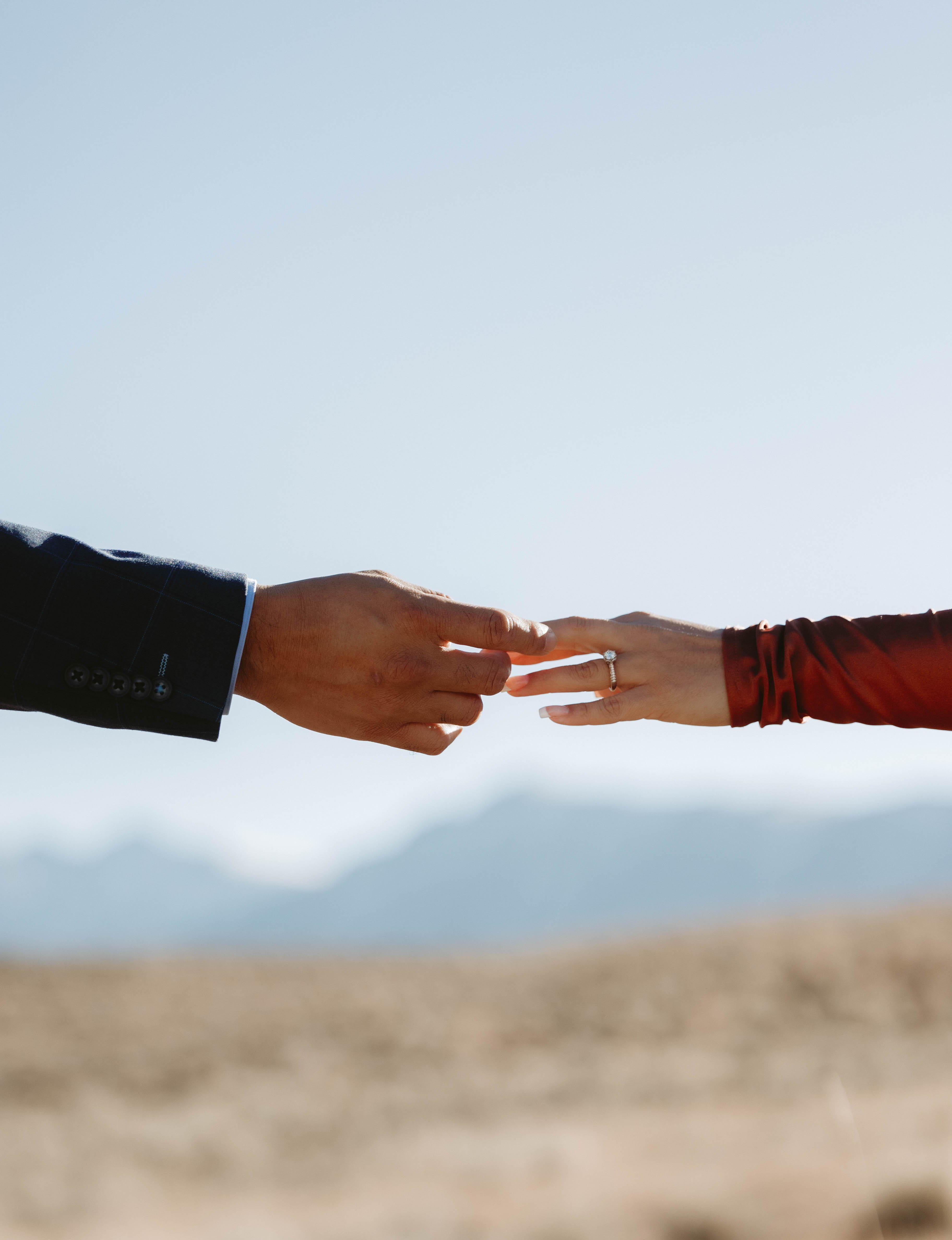 The Wedding Website of Sagi Banuelos and Elliot Thomas