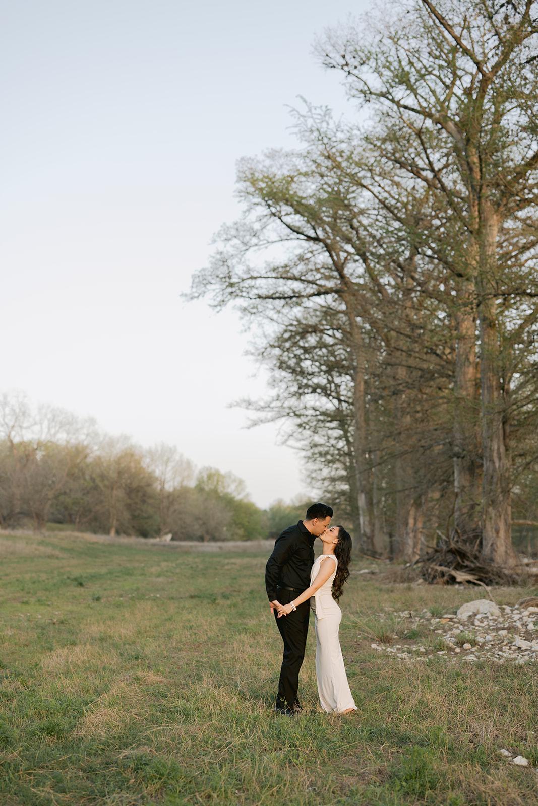 The Wedding Website of Vivian Martinez and George Antu