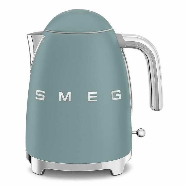 Smeg 50's Retro Style 7-Cup Electric Water Kettle with Automatic Shutoff, Removable Base, and Water Indicator (Jade)