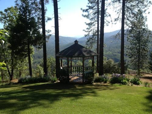 The Wedding Website of Casey Vasquez and Julian Zendejas