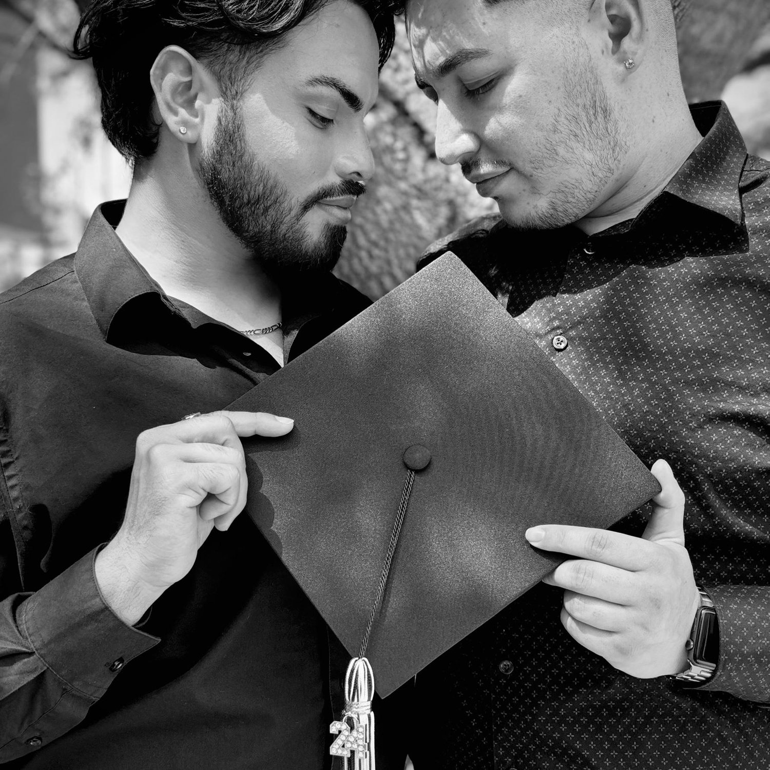Graduating together
    04 - 01 - 2024