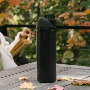 Owala FreeSip Insulated Stainless Steel Water Bottle with Straw, BPA-Free Sports Water Bottle, Great for Travel, 32 Oz, Very, Very Dark