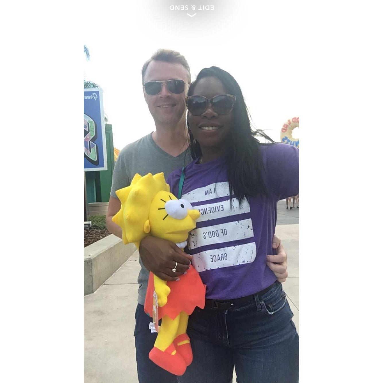 When bae worked really hard to win his woman a stuffed animal.😌