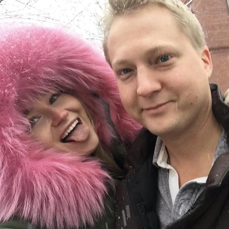 Boston, Mar'17. 
Season 2 Premier. 
Action packed week of Bruins game, symphony, Harvard and a snow storm survival. 
Milestone moment when relentless pursuit lands girlfriend-boyfriend status.