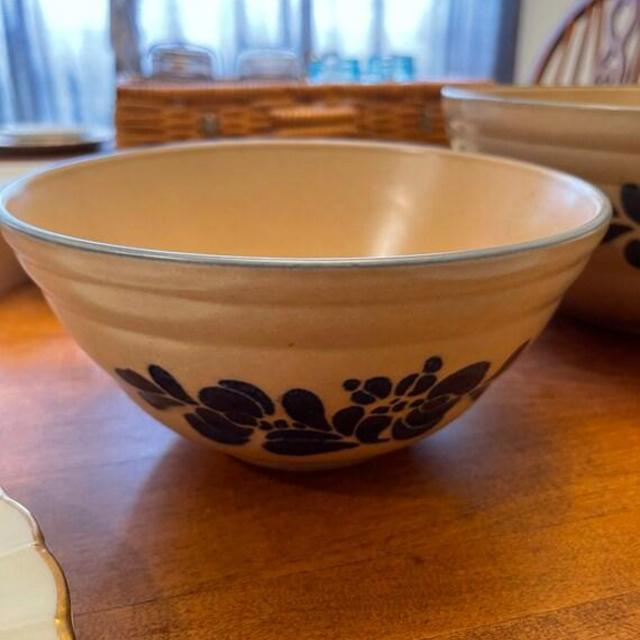 Vintage Pfaltzgraff Folk Art Pottery Bowl Set