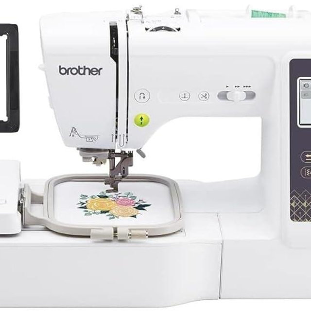 Brother SE700 Sewing and Embroidery Machine with Wireless LAN, 3.7" Touchscreen, SAMFM100 4" x 4" Magnetic Hoop