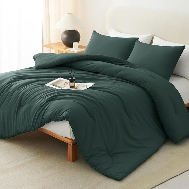 CozyLux California King Comforter Set Forest Green, 3 Pieces Cal King Lightweight Down Alternative Quilted Bedding Sets, All Season Breathable Solid Comforter with 2 Pillowcases, Bed Set Gift for Home