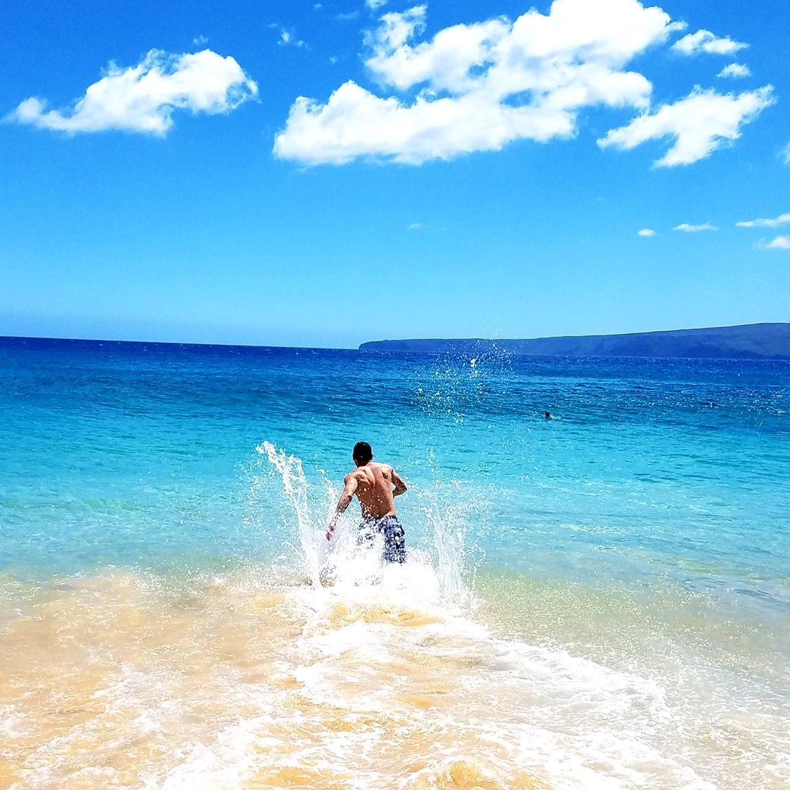 Clear blue waters - Maui, Hawaii