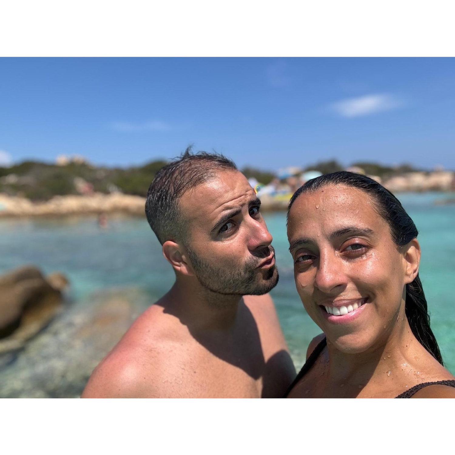 Uma das poucas fotografias que temos no Arquipélago de Maddalena, em Sardenha, é na praia Testa del Polpo. O caminho de scooter não foi fácil, mas valeu a pena