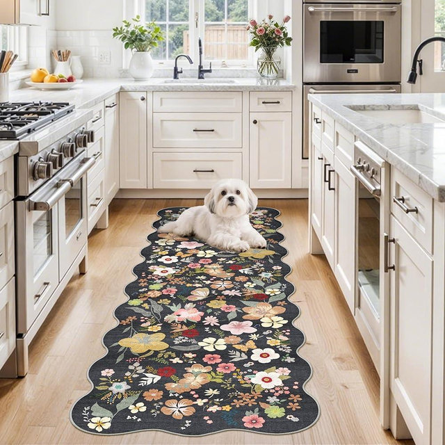 Hallway Washable 2x6 Runner Rug: Non-Slip Floral Vintage Low Pile Kitchen Rugs Stain Resistant Scalloped Carpet for Entryway Bedroom Soft Thin Floor Decor Mat for Laundry Room Bathroom(Black,2x6)