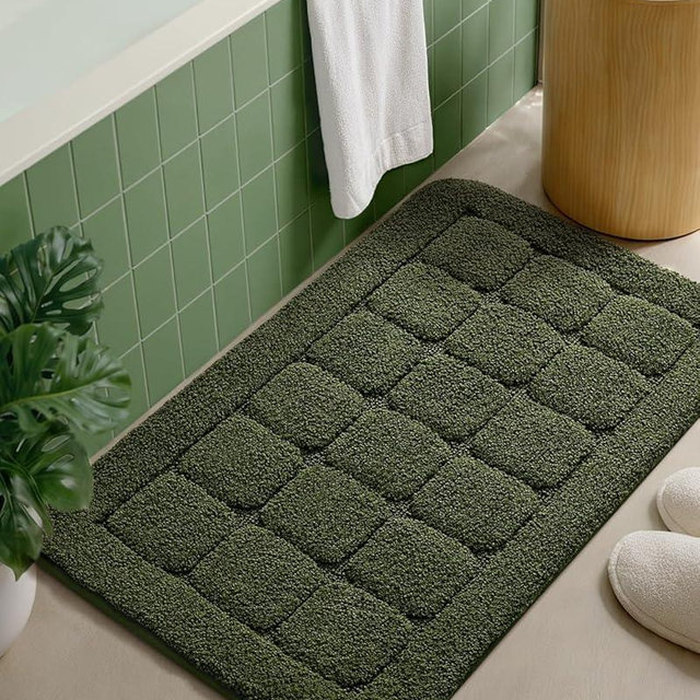 Color&Geometry Green Bath Mat 17x30, Ultra Absorbent Non-Slip Bathroom Rug, Soft Plush Chenille Shower Mat for Tub/Shower, Machine Washable Bath Rug for Bathroom Floor