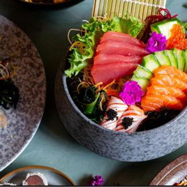 UMA Bar & Sushi