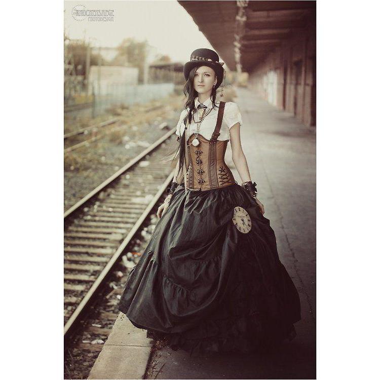 Dark colors reign in the Steampunk world, replicating the steam and coal of an industrial world. Copper browns and metallic grey are popular in the fashion.