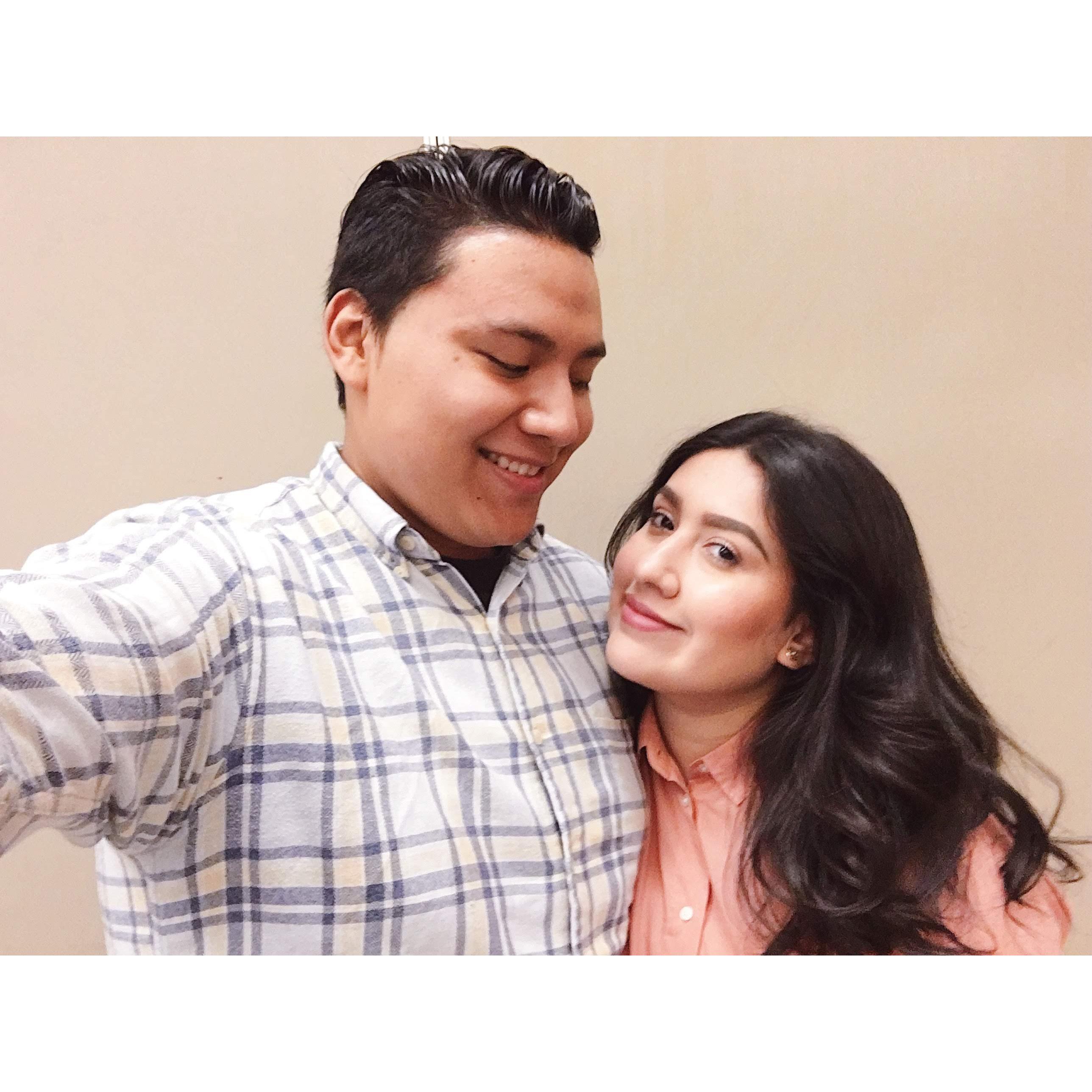 The way Manuel looks at Ivonne... (speechless)