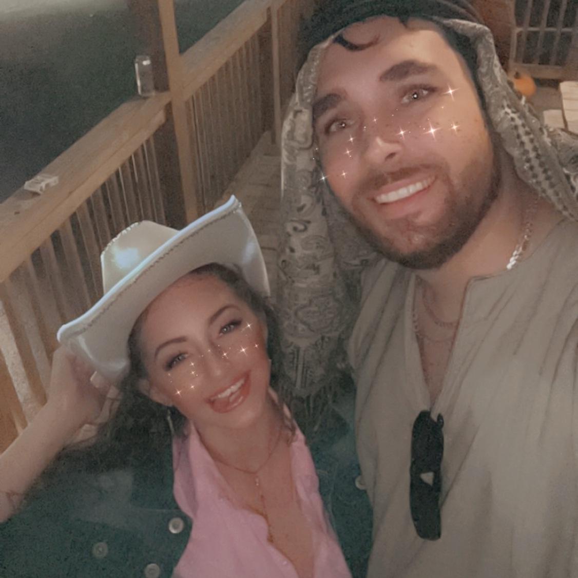 Our second Halloween, cow girl and merchant! His parents brought him a traditional outfit from Egypt and he wanted to wear it 🥰 he even brought coins from other currencies in a little pouch 😆