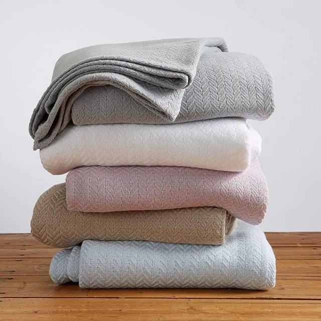 Great Bay Home 100% Ringspun Cotton Textured Weave Blanket. Lightweight and Soft, Perfect for Layering. Aurelie Collection (Full/Queen, Pale Blue)