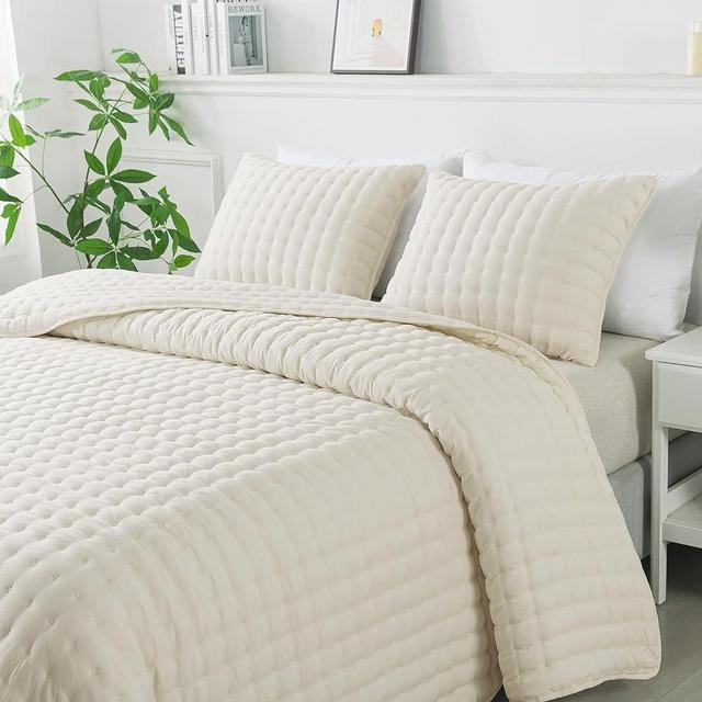WDCOZY Ivory King Size Quilt Bedding Sets with 2 Pillow Shams, Lightweight Soft Bedspread Coverlet, Quilted Blanket Thin Comforter Bed Cover for All Season, 3 Pieces, 104x90 inches