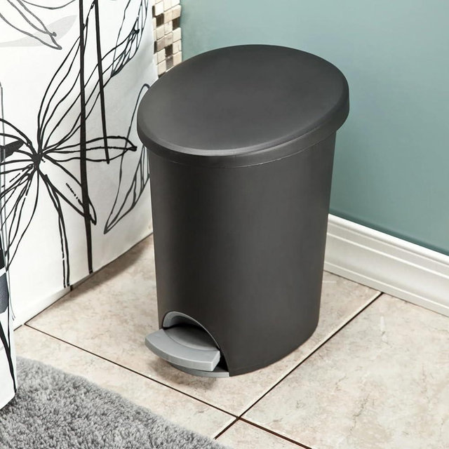 Bathroom Trash Can, 2.6 Gallon Small Plastic Garbage Bucket Bin with Step Lid, Black