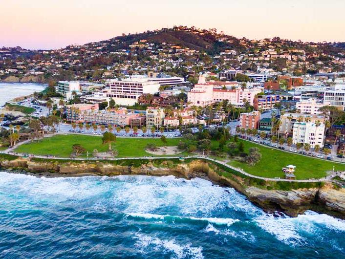 The Wedding Website of Kaitlin Lavelle and Ricky Rand