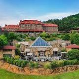 The Omni Grove Park Inn & Spa (~1 hour)