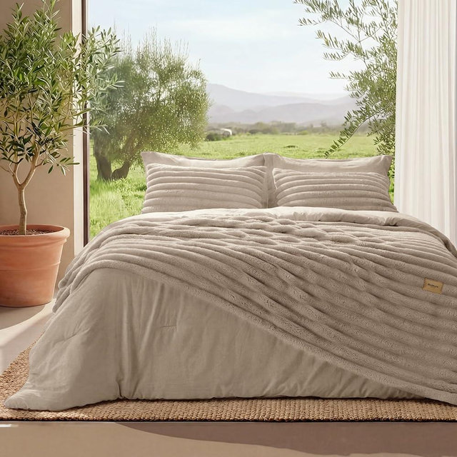 Bedsure Gentlesoft™ 2-in-1 Oversized Queen Comforter Set and Detachable Fluffy Blanket, Beige Bedding Set for All Season Use, SnapTech Design for Space Saving (Includes 2 Pillow Shams, 2 Pillowcases)